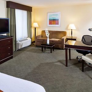 King Suite Roll Shower Mobility Hearing Access or Non-Smoking